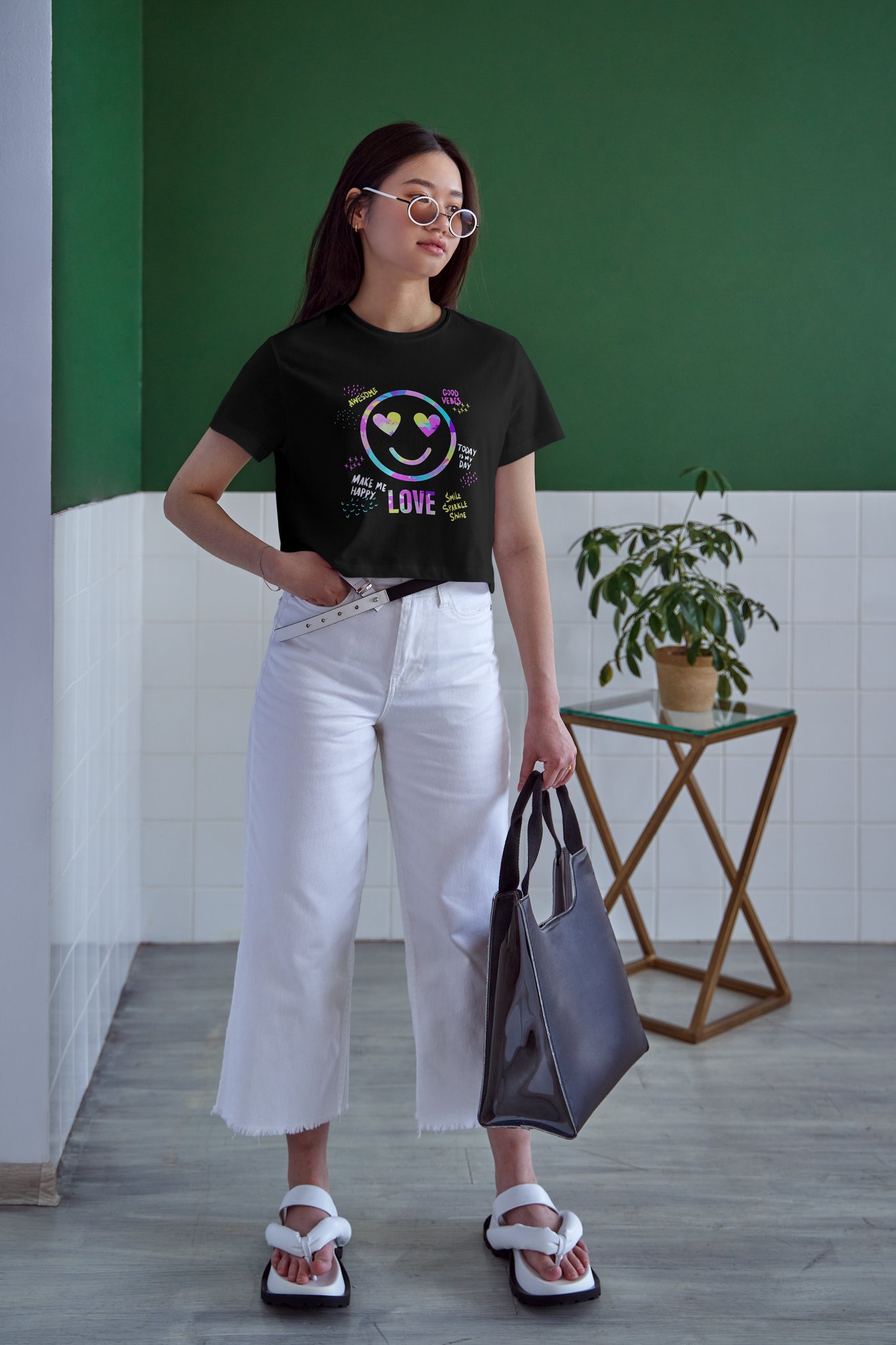 Causual tee for girls with cute smily print